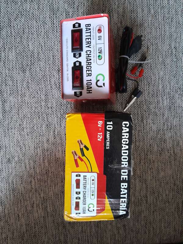 VEHICLE BATTERY CHARGER