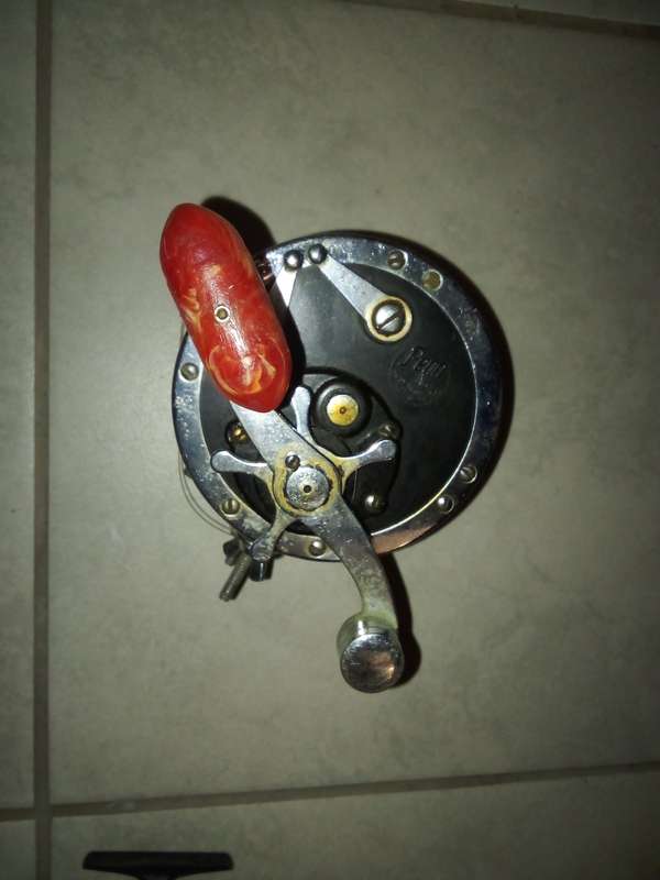 Fishing reels
