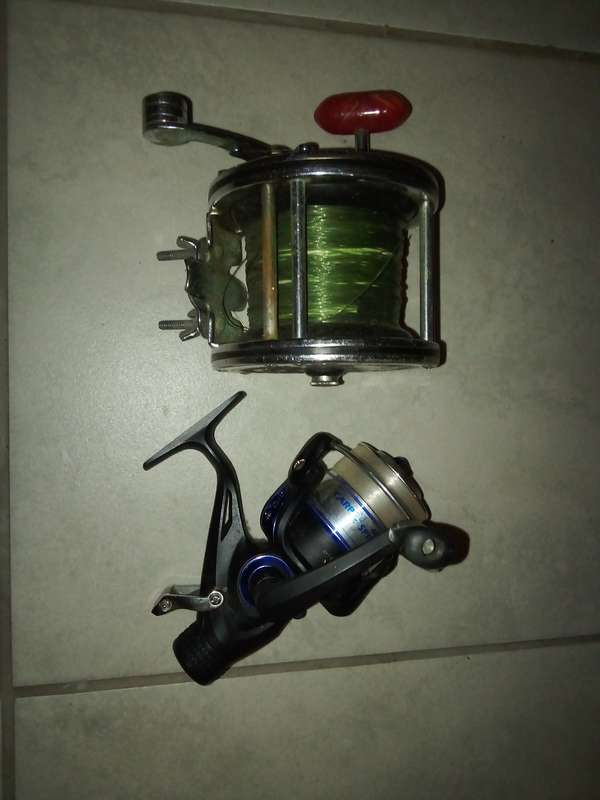 Fishing reels