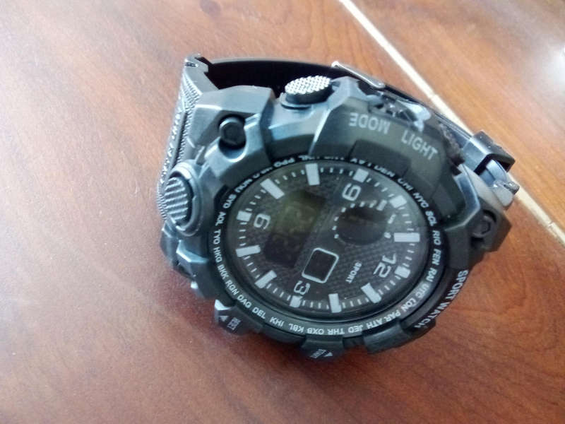 Men's sports watch