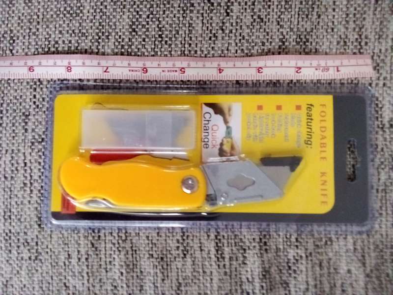 Foldable box knife