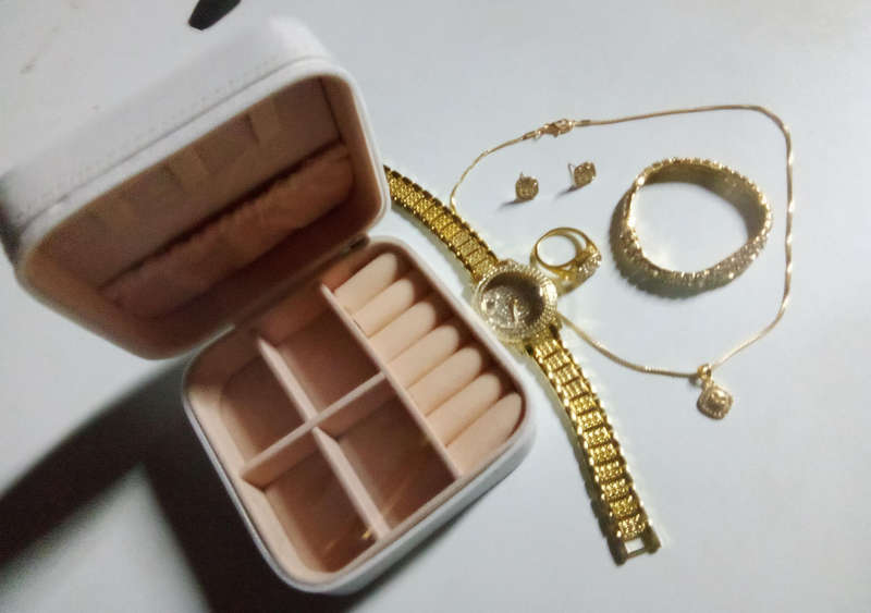 Woman's Jewellery Lot