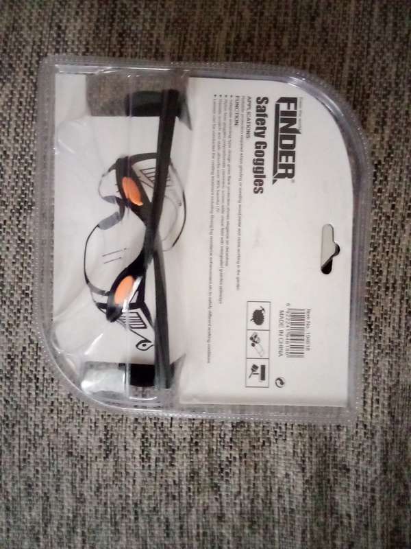 SAFTY GOGGLES