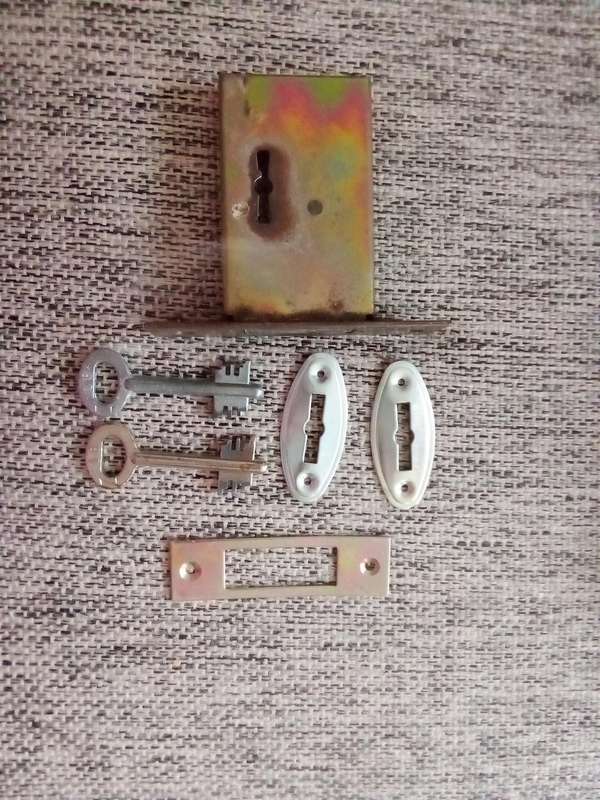 Door Lock Lot
