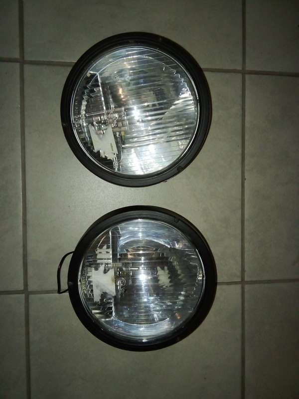 Vehicle spotlights