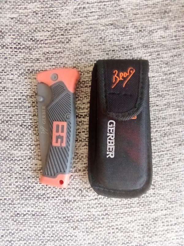 Bear Grylls Knife