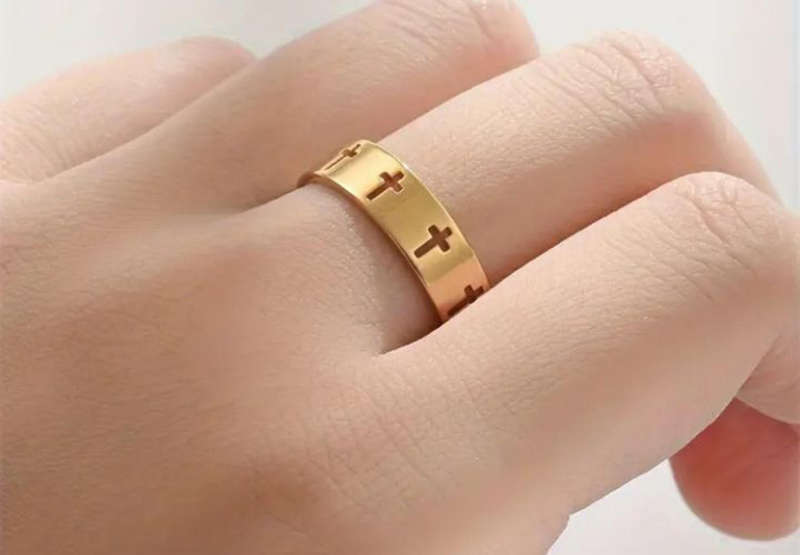 Men's wedding ring