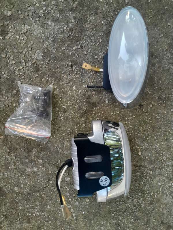 Vehicle spot lamps