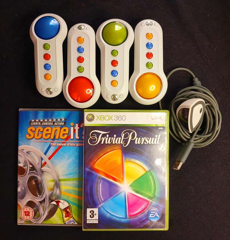 4 wireless buzzer controllers XBOX 360 PLUS 2 games