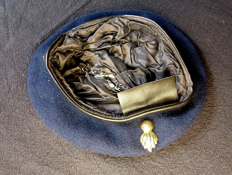 SADF Blue Beret & Canister Pouch, Rifleman Pretoria, 1979 - 1980