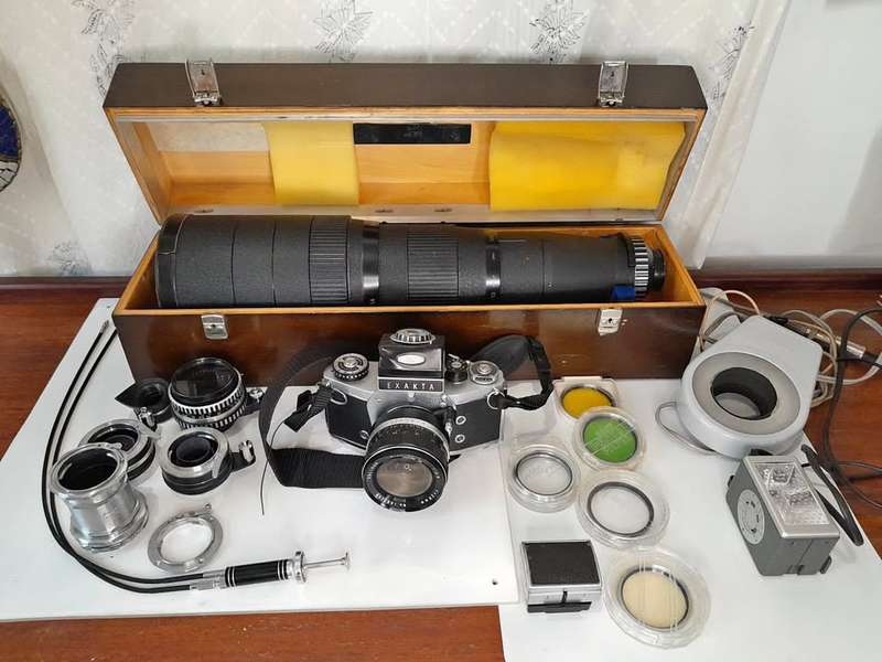 EXAKTA Camera with Accessories including 600mm ENNA Lense