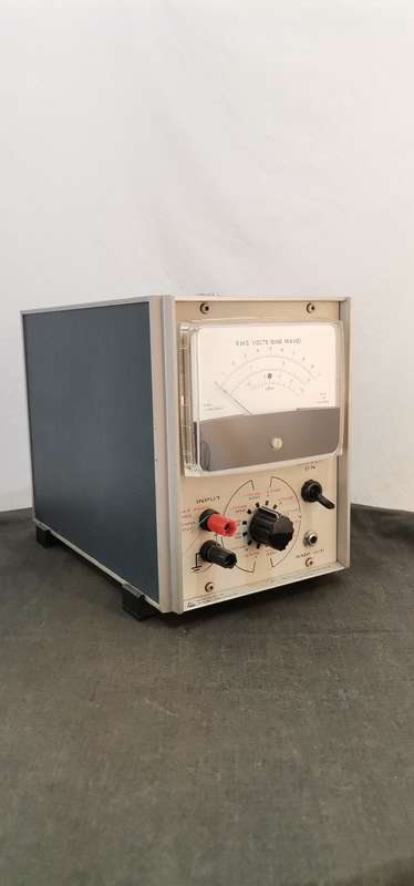 Vintage Advance Electronics VM77D RMS Volts Sine Wave Meter
