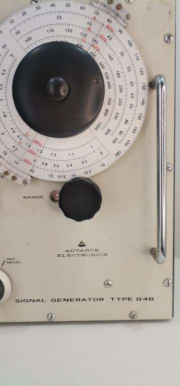 Vintage Advance Electronics Signal Generator Type B4B
