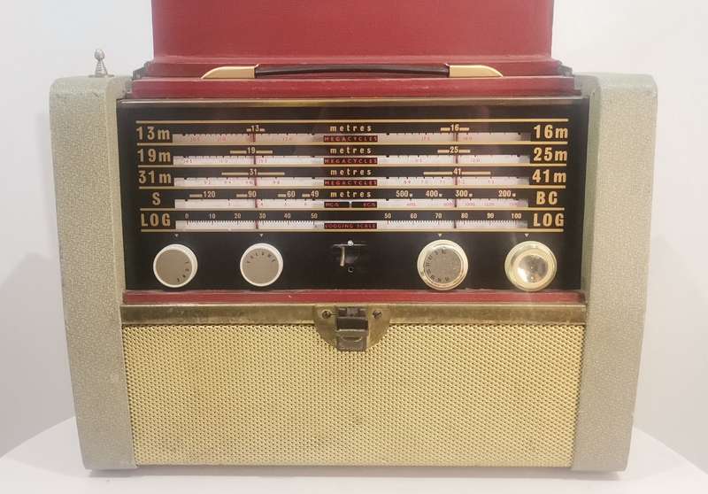 Vintage Supersonic D29 Portable Receiver  1950s Southern African Classic!