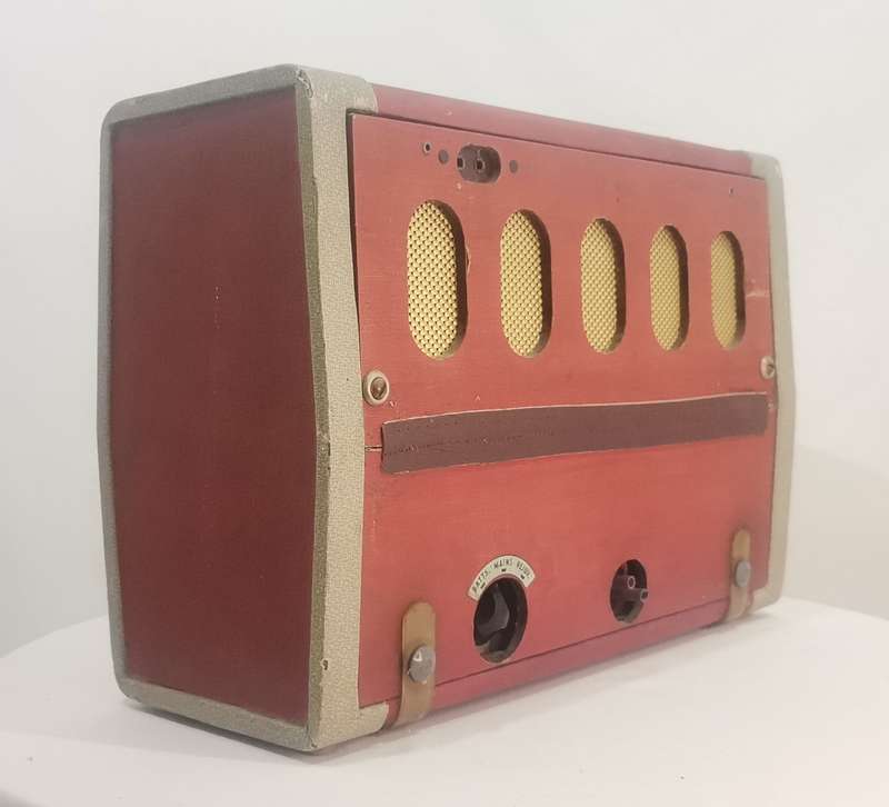 Vintage Supersonic D29 Portable Receiver  1950s Southern African Classic!