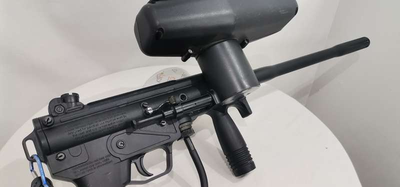 TIPPMANN A5 with 16" Sniper Barrel & ACCESSORIES