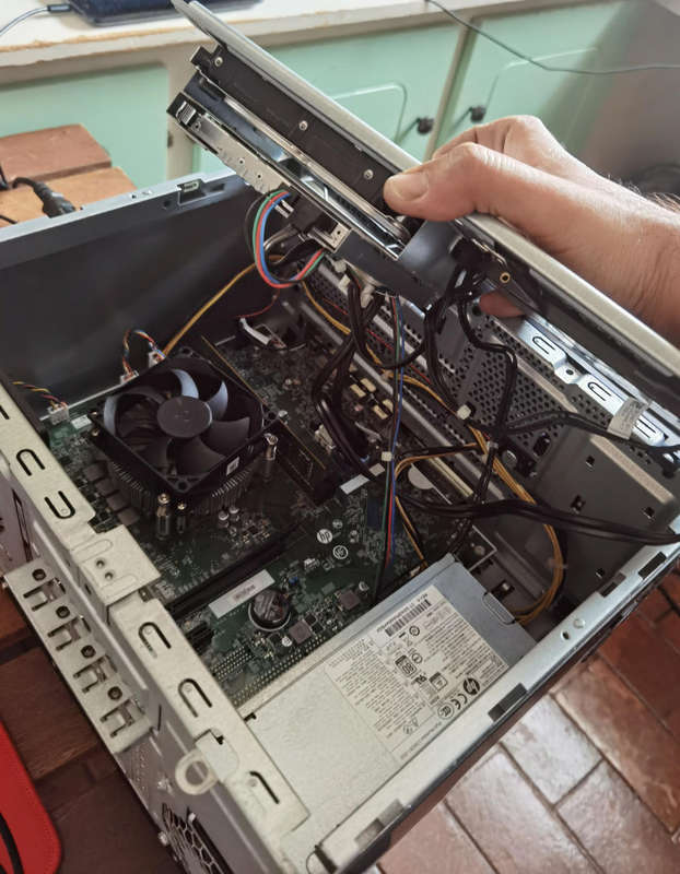 HP 290 G2 MicroTower DESKTOP PC