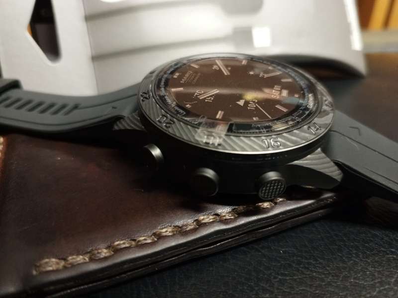 Garmin Marq Commander Gen 2 Carbon Fibre smart gps watch