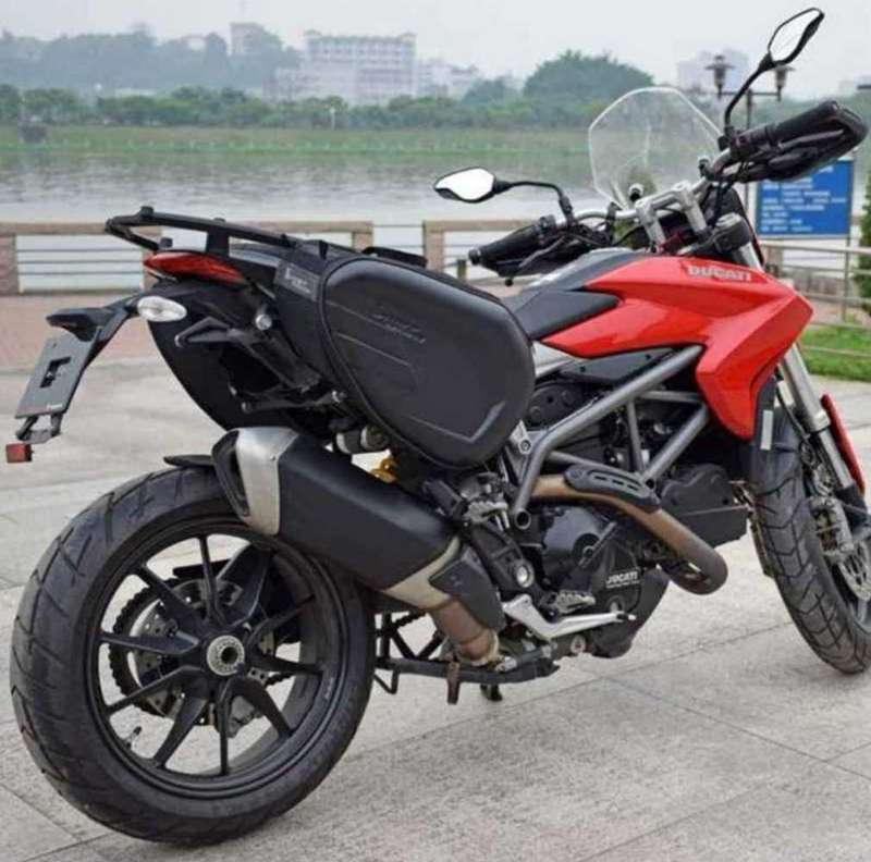 Motorcycle saddle bags