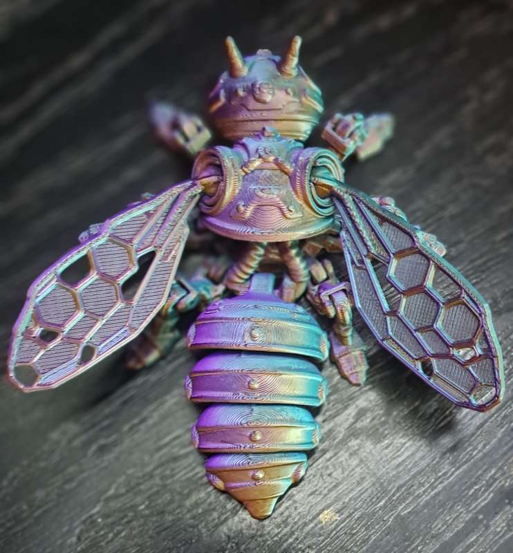 1pc 3D Printed Mechanical Movable Joints Bee Statue Figurine, With Movable Wings