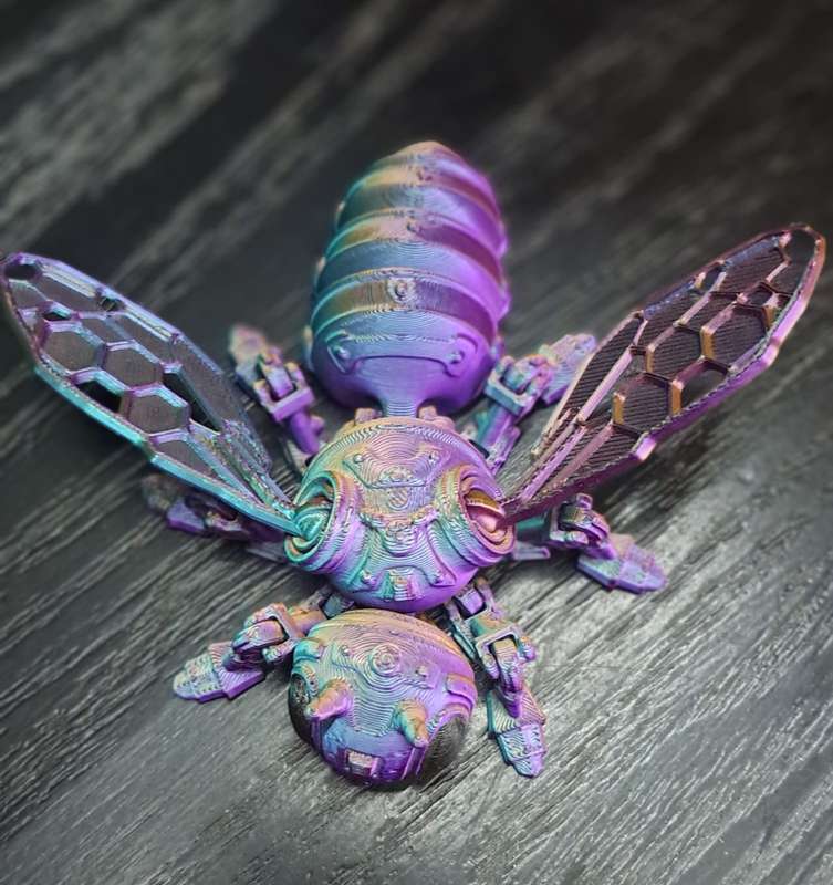 1pc 3D Printed Mechanical Movable Joints Bee Statue Figurine, With Movable Wings