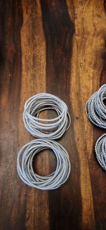 VENDA BANGLES