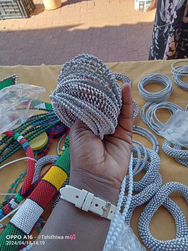 VENDA BANGLES