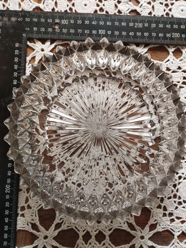 Cut glass fruit bowl brutalist style