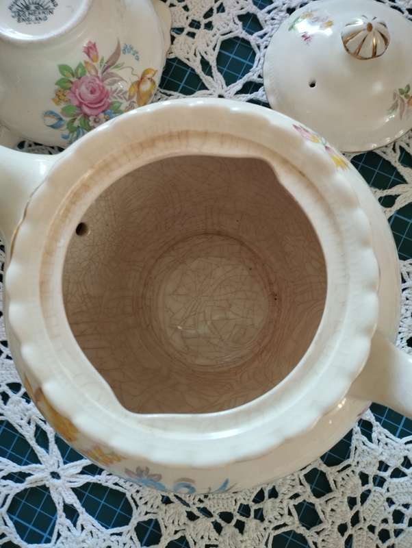 J&G Meakin Sol (Rose and ribbon design) one place teaset