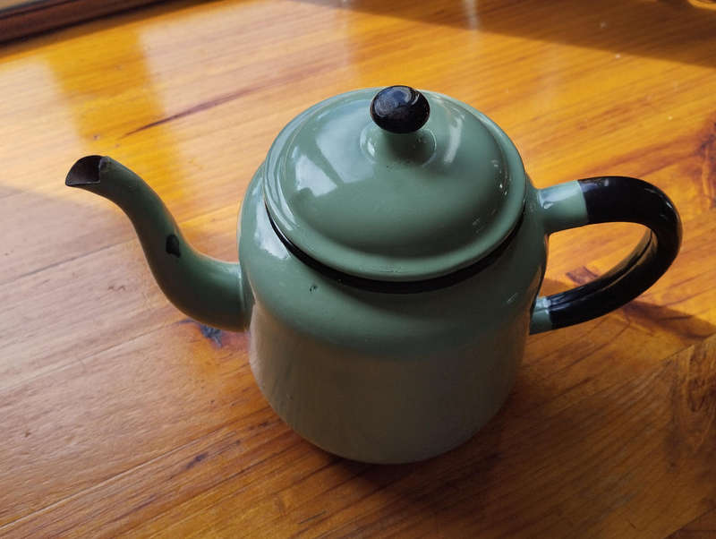 Green enamel tea/coffee pot