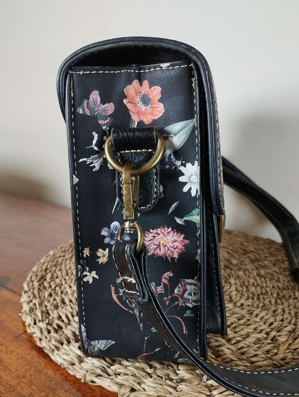 Handbag Country Road