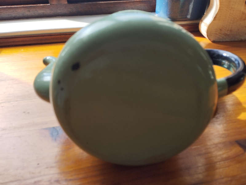 Green enamel tea/coffee pot
