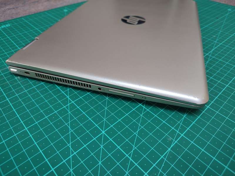 HP Pavillion i7 7th gen 8GB RAM 1TB Touchscreen laptop