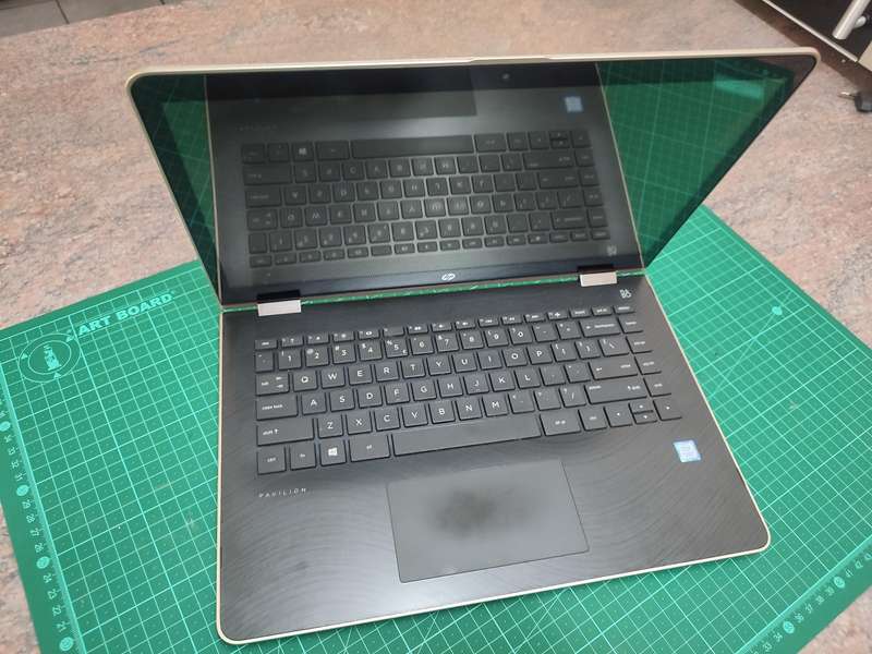 HP Pavillion i7 7th gen 8GB RAM 1TB Touchscreen laptop