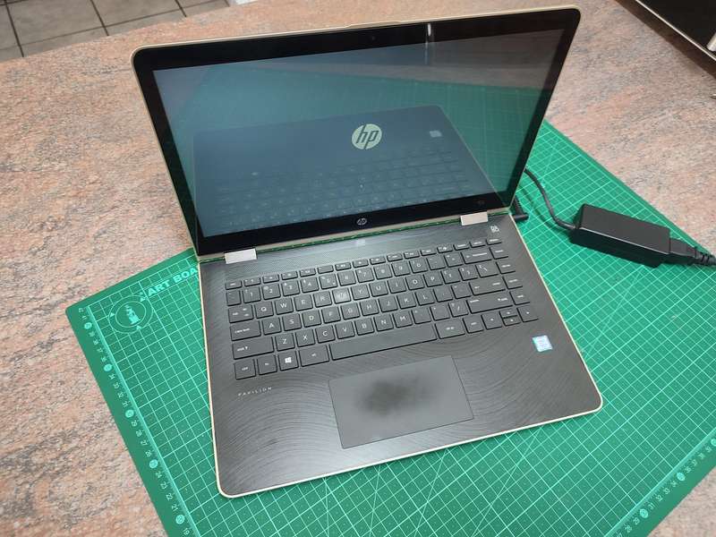 HP Pavillion i7 7th gen 8GB RAM 1TB Touchscreen laptop