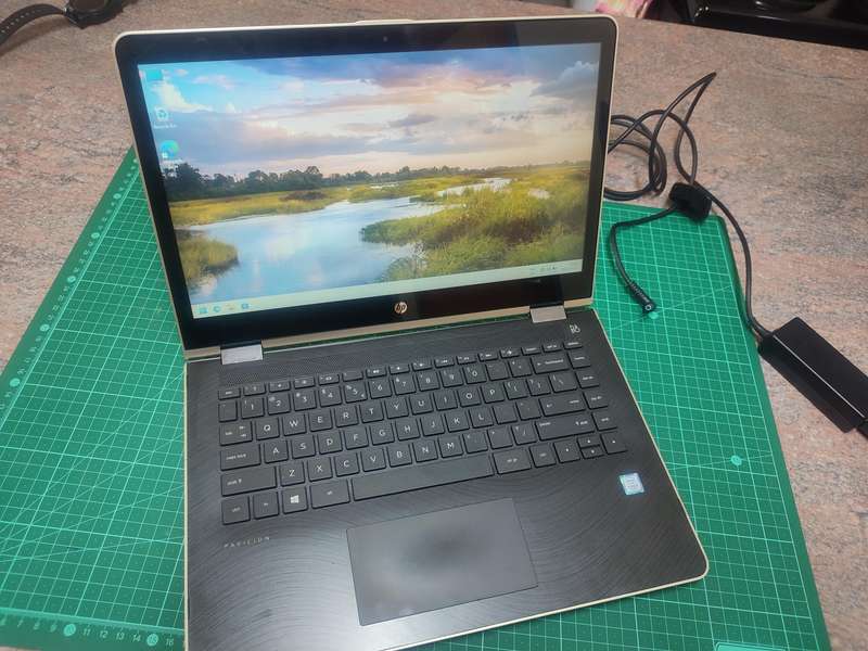 HP Pavillion i7 7th gen 8GB RAM 1TB Touchscreen laptop