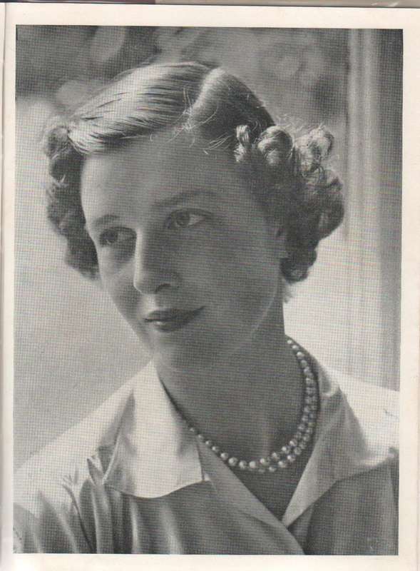 ROYAL FAMILY PICTURE ANNUAL  VOLUME ONE - SARAH LANGTON  (OLD)