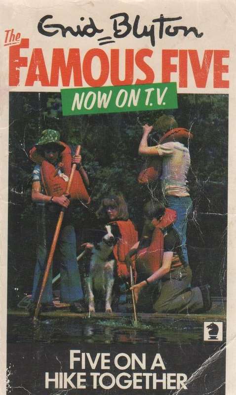 THE FAMOUS FIVE ON A HIKE TOGETHER - ENID BLYTON (1978)