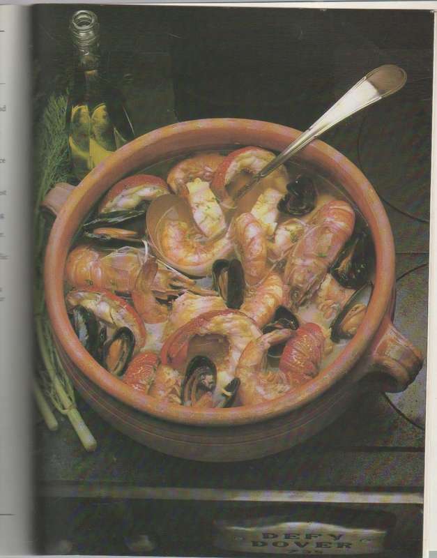 FREE FROM THE SEA , THE SEAFOOD COOKBOOK - LANNICE SNYMAN & ANNE KLARIE (2ND EDITION 1991)
