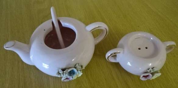 VINTAGE GLASS STACKING SEASONING SET