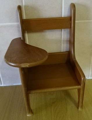 KIDCRAFT VINTAGE WOODEN LUXE DOLLY CHAIR (HEIGHT 25 CM X WIDTH 14 CM)