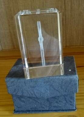 LASER ENGRAVED STANDARD 3 D CELTIC CRYSTAL CROSS BLOCK (HEIGHT 7,5 CM X WIDTH 4,5 CM)