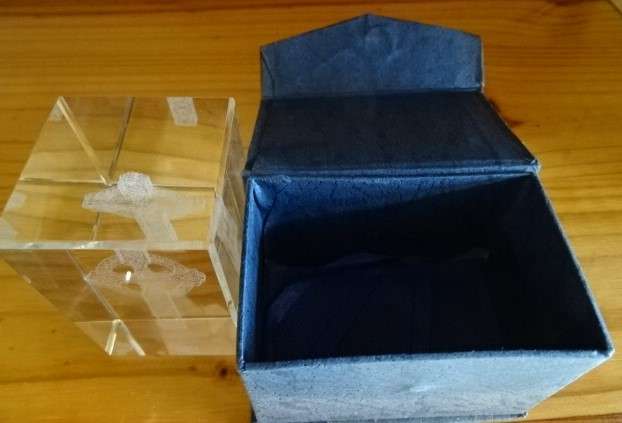 LASER ENGRAVED STANDARD 3 D CELTIC CRYSTAL CROSS BLOCK (HEIGHT 7,5 CM X WIDTH 4,5 CM)
