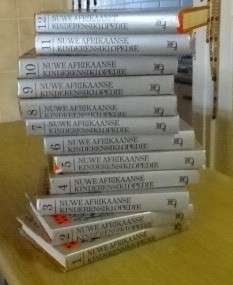 VOLLEDIGE STEL VAN 12 HARDEBANDBOEKE: NUWE AFRIKAANSE KINDERENSIKLOPEDIE