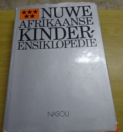 VOLLEDIGE STEL VAN 12 HARDEBANDBOEKE: NUWE AFRIKAANSE KINDERENSIKLOPEDIE