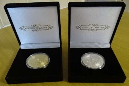 TWO BITCOIN COLLECTABLE ITEMS IN BLACK CASES (GOLD AND SILVER PLATED)
