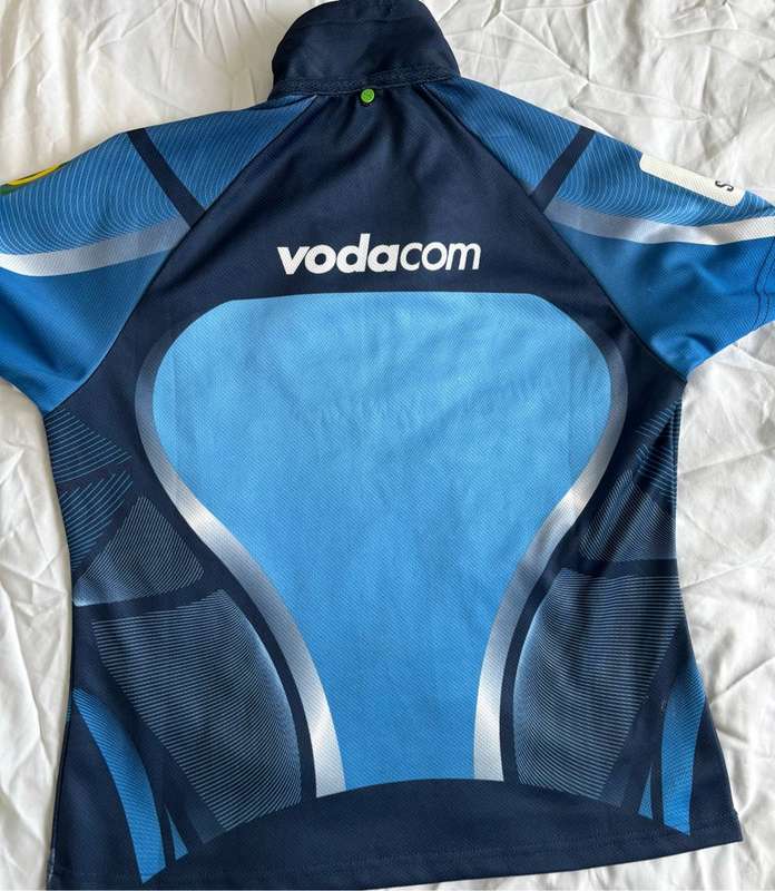 Vodacom Blue Blulls Jersey Super Rugby Wonens 60cmlong x 50cm wide