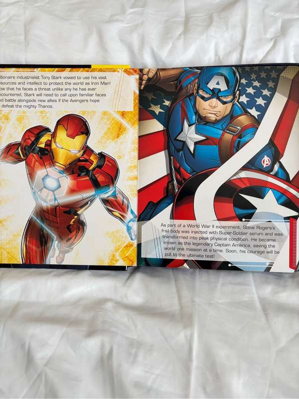 Marvel Avengers Assemble and Avengers Storybook, 11 and 9 Figurines and Large Playmat