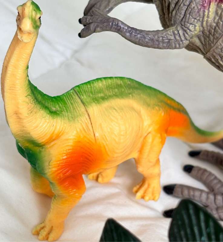 Dinosaurs Figures Stegosaurus 29cm x 13cm, Gigantosaurus 30cm x 14cm, Triceratops & Brontosaurus