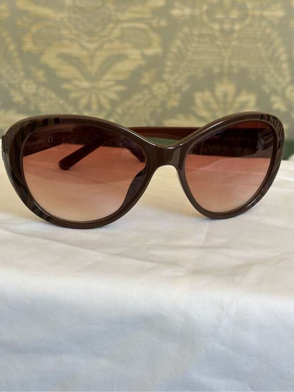 Steve Madden Sunglasses Brown PDSML1203-B S5355 BRN light scratches inside lense
